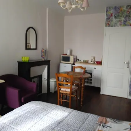 D'hotes Les Clematites En Cotentin Panzió 3*