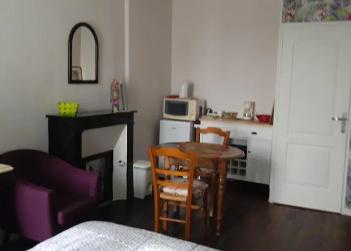 D'hôtes Les Clématites En Cotentin Bed & Breakfast 3*